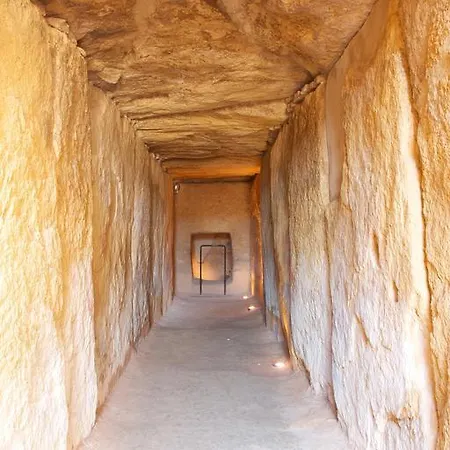 Dolmenes 3* Antequera
