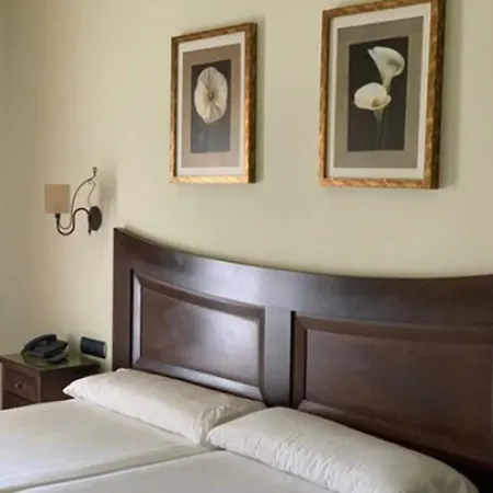 Dólmenes Hotel 3*