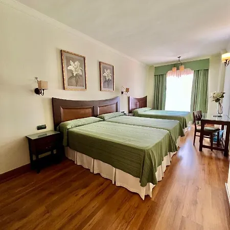 Hotel Dólmenes 3*